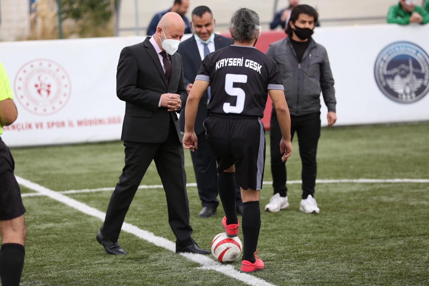 BAŞLAMA VURUŞUNU BAŞKAN ÇOLAKBAYRAKDAR YAPTI