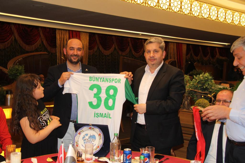 ESKİ TAKIMINA FORMA SPONSORU OLDU