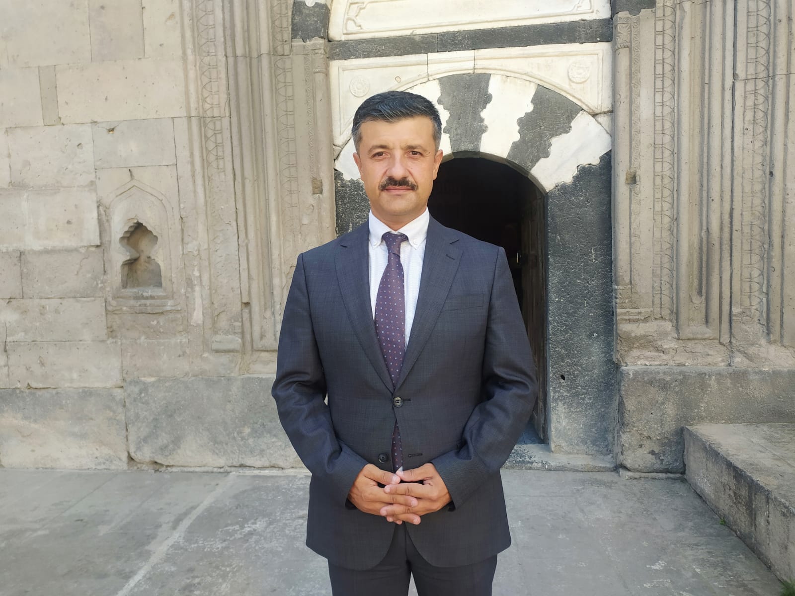 Kalem işi süslemeleriyle dikkat çeken tarihi konak ziyaretçilerini bekliyor