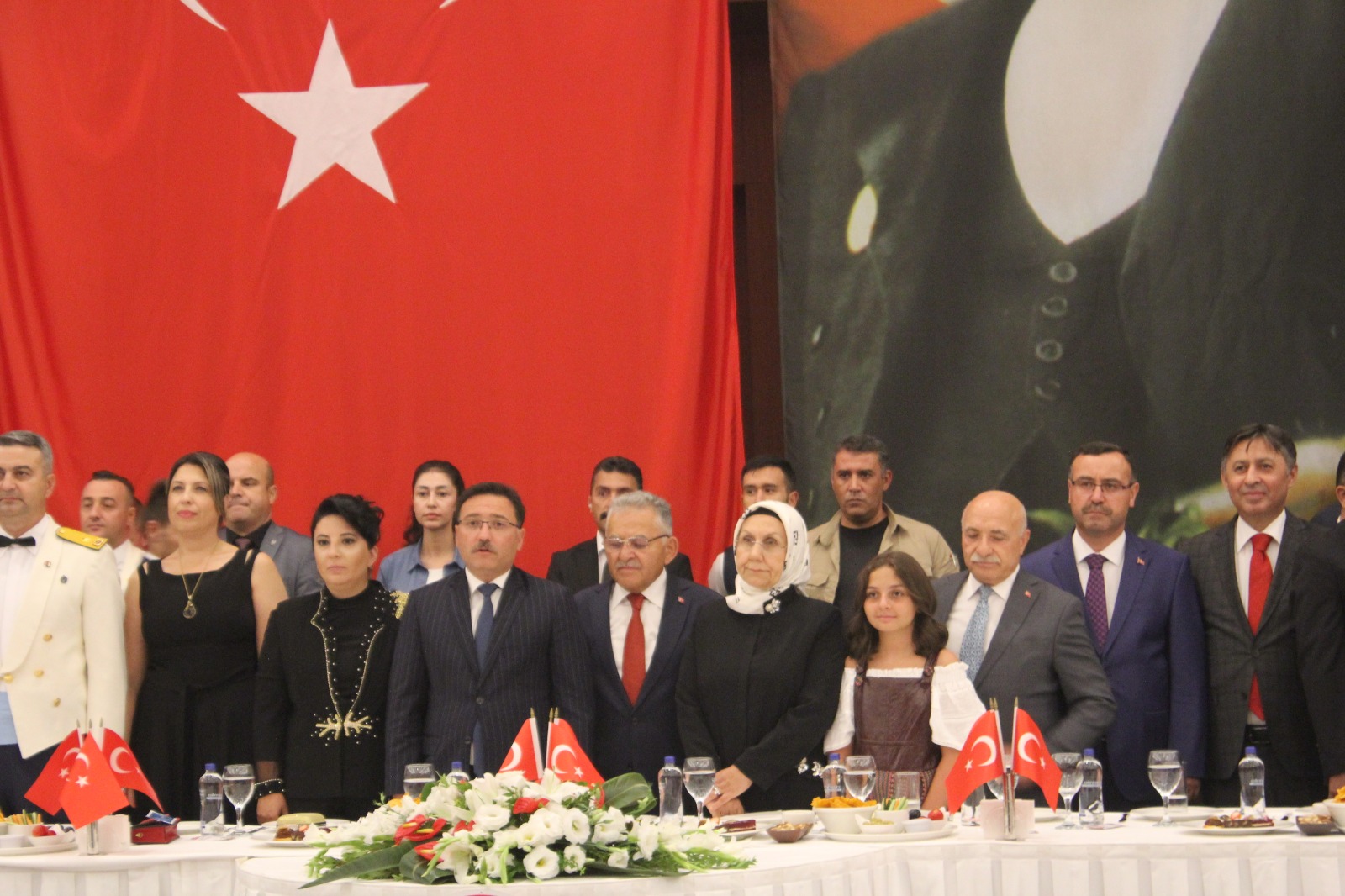 İlçe Belediye Başkanları ve STK Başkanları, 30 Ağustos Zafer Bayramı’nı kutladı