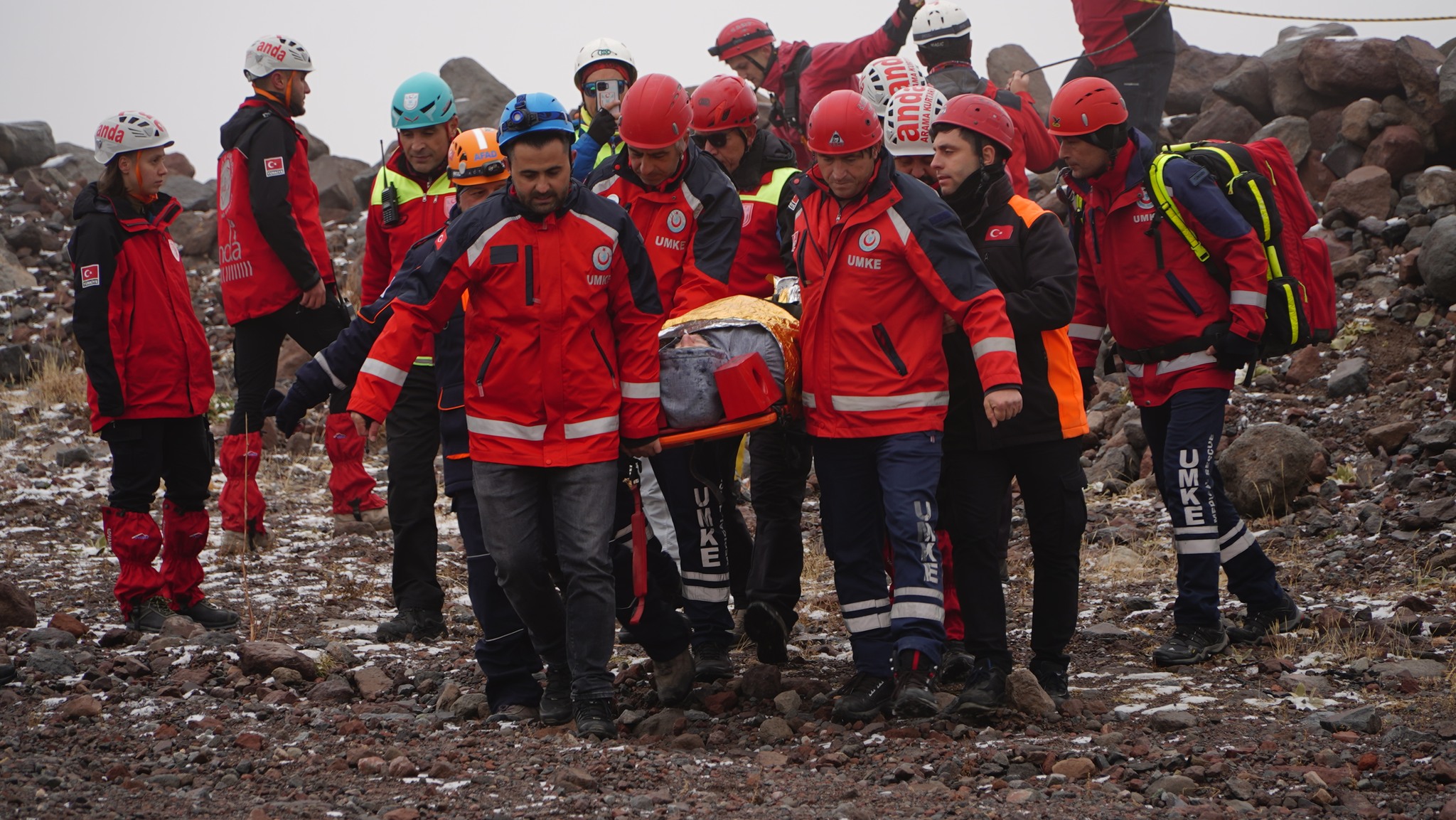 ERCİYES’TE YENİ SEZON ÖCESİ KURTARMA TATBİKATI YAPILDI