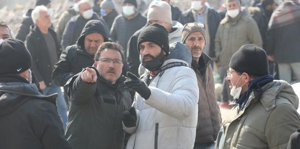 VALİ ÇİÇEK ÖNDERLİĞİNDE MARAŞ YARALARINI SARIYOR