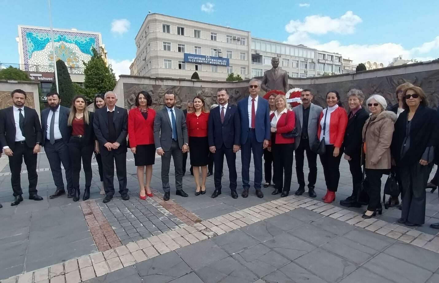 14 MAYIS “ECZACI VARSA HAYAT VAR” TEMASI İLE KUTLANDI