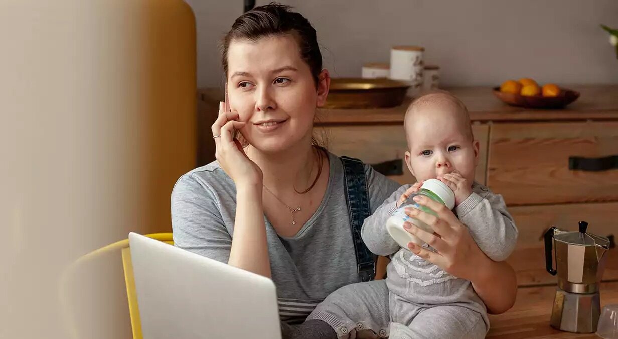 BAKAN IŞIKHAN DUYURDU: ÇALIŞAN ANNELERE 325 EURO DESTEK