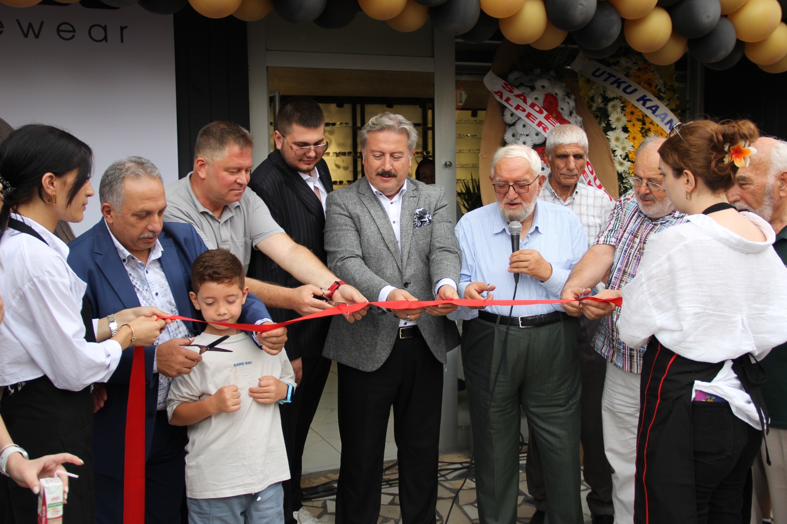 SS OPTİK LENS MAĞAZASI HİZMETE AÇILDI