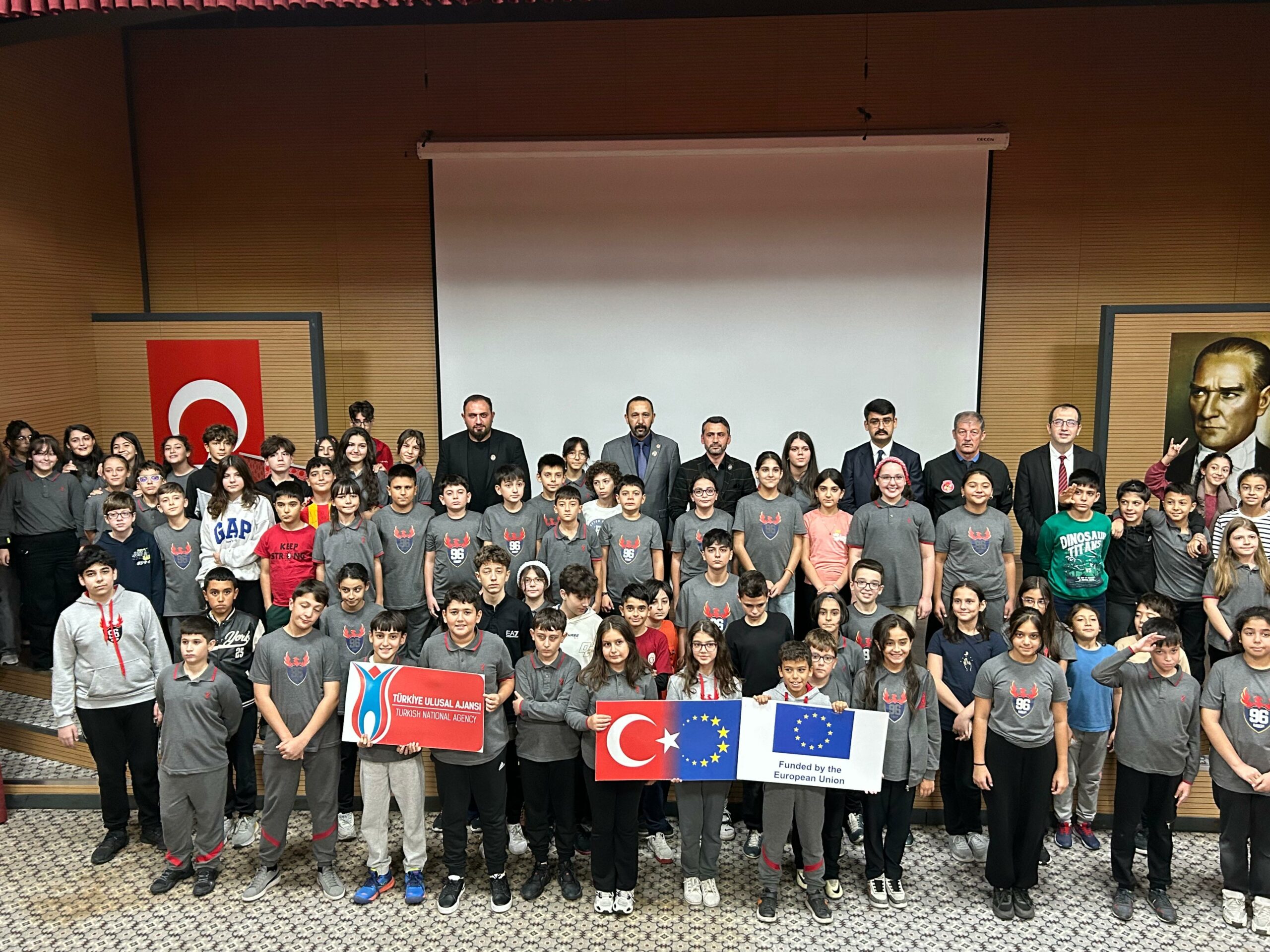 ‘ŞEHİT NURLANMIŞ GAZİ ONURLANMIŞ ASKERDİR’ PROJESİ İLE GENÇLERE ‘VATAN SEVGİSİ’ KONFERANSI