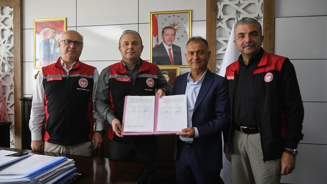 SIĞIR CİNSİ HAYVANLARIN KİMLİKLENDİRİLMESİ PROTOKOLÜ İMZALANDI