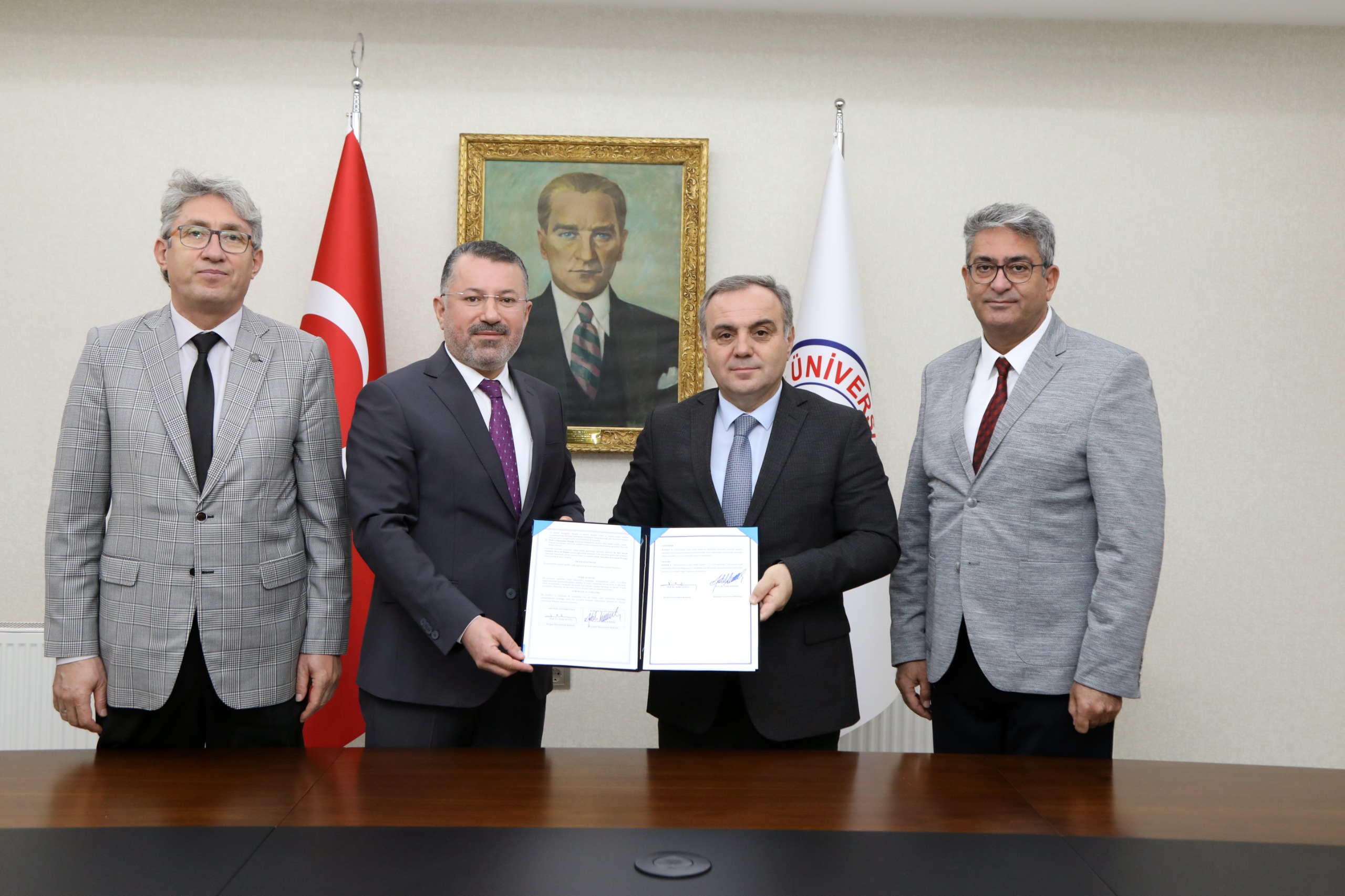 ERÜ İLE KARABÜK ÜNİVERSİTESİ ARASINDA İŞ BİRLİĞİ PROTOKOLÜ İMZALANDI