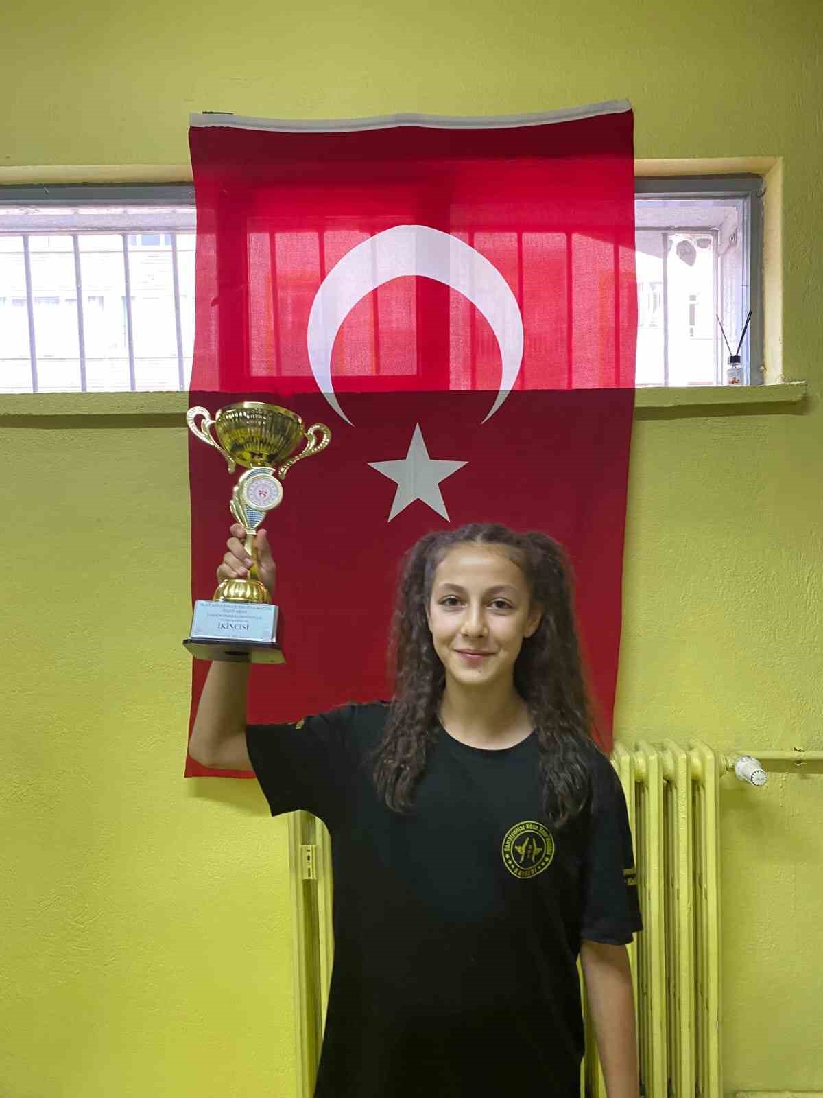 Kayserili sporcu Yıldızlar Balkan Şampiyonu oldu