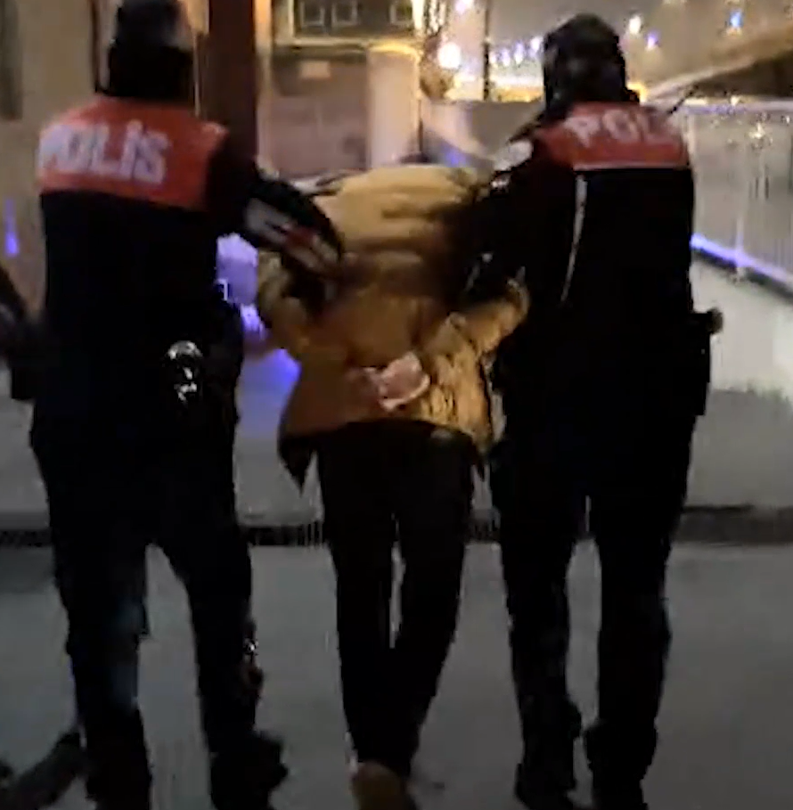 Hırsızlık suçundan aranan firari yakalandı