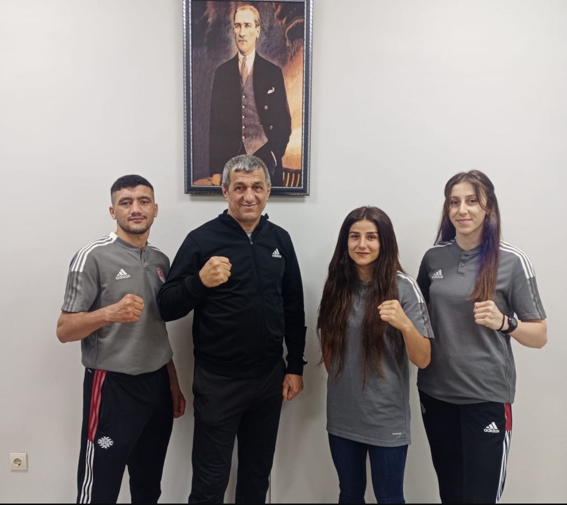 KAYSERİLİ MUAYTHAİCİLER KOSOVA YOLCUSU