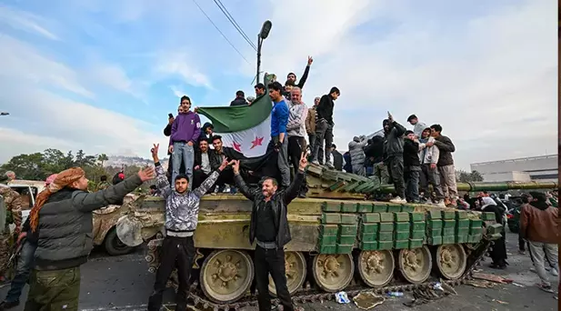 Suriye’de bir devrin sonu: Şam düştü… 61 yıllık rejim çöktü!