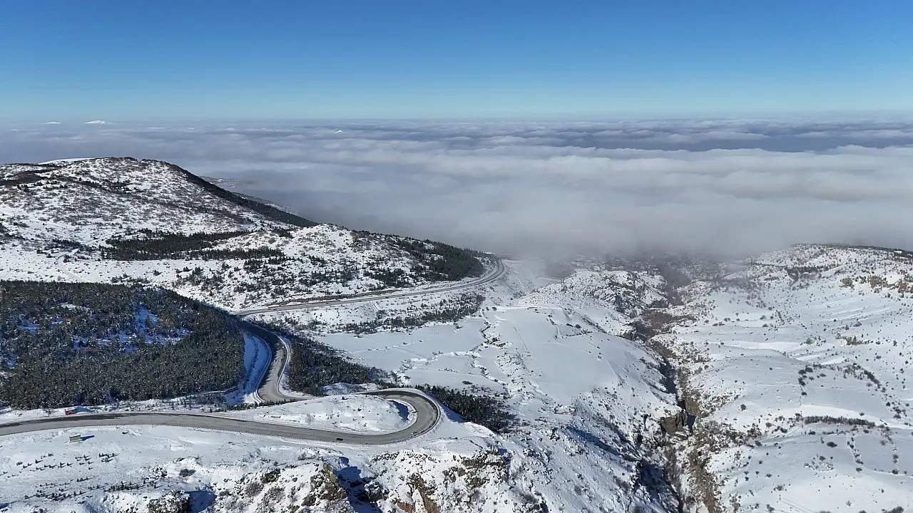 KAYSERİ’DE ETKİLI OLAN SİS GÖRSEL ŞÖLEN OLUŞTURDU!