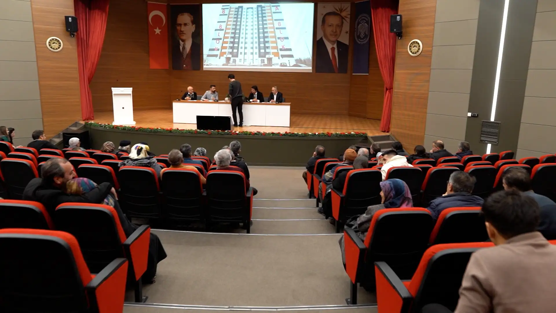 YILDIRIM BEYAZIT MAHALLESİ 1. ETAPDA 40 DAİRE KURA İLE SAHİPLERİNİ BULDU