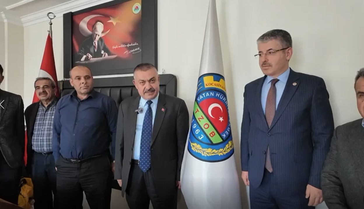 MİLLETVEKİLİ ÇOPUROĞLU ZİRAİ DON SONRASI ÇİFTÇİLERİ ZİYARET ETTİ