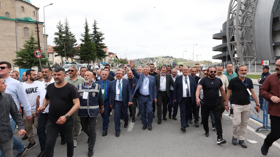 HÜSEYİN AKAY 72’NCİ OLAĞAN GENEL KURUL’DA GÜVEN TAZELEDİ