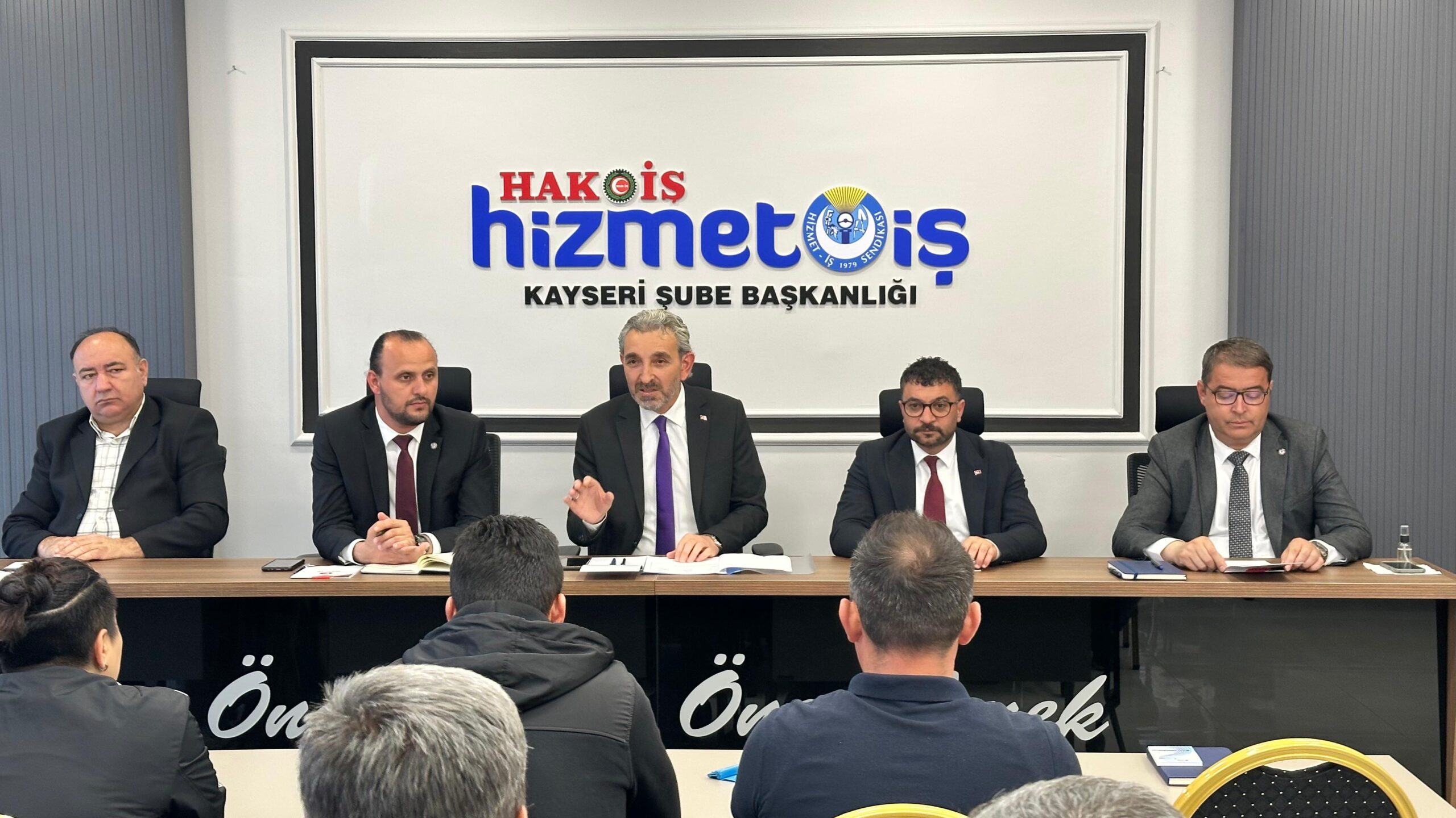 HİZMET-İŞ SENDİKASI MECLİSİ TOPLANTISI YAVUZ NAVRUZ BAŞKANLIĞINDA GERÇEKLEŞTİRİLDİ