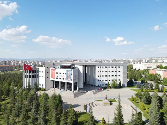 Erciyes Üniversitesi Türkiye’nin En İyi 14. Devlet Üniversitesi Oldu