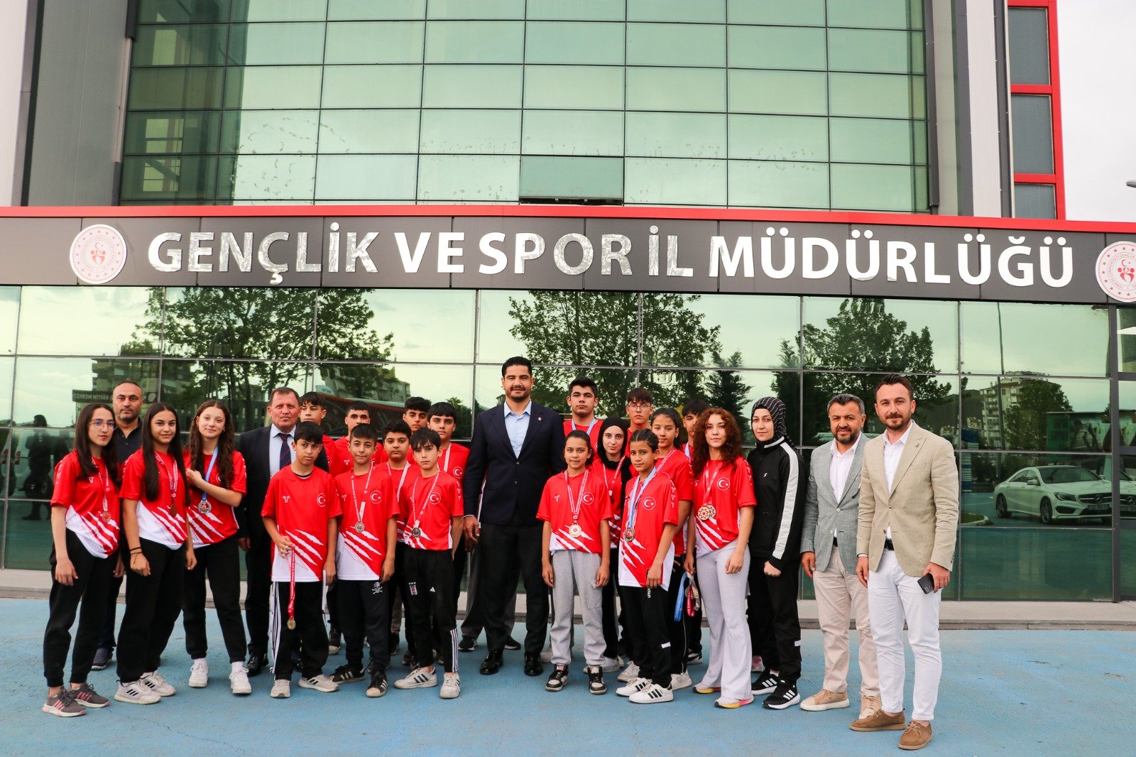 Türkiye Güreş Federasyonu Başkanı Taha Akgül’den Kayseri’ye ziyaret