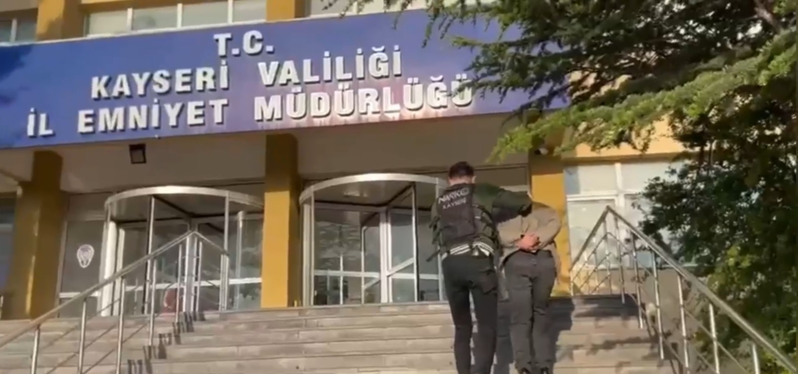 Narkotik operasyonunda 2 kişi yakalandı