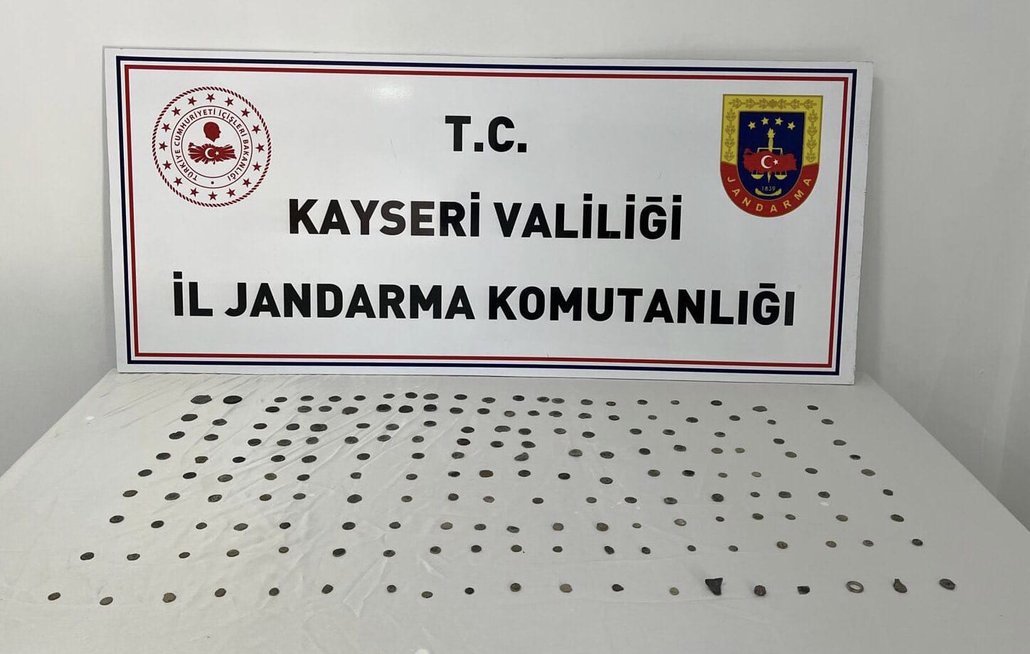 181 Adet Tarihi Eser Ele Geçirildi
