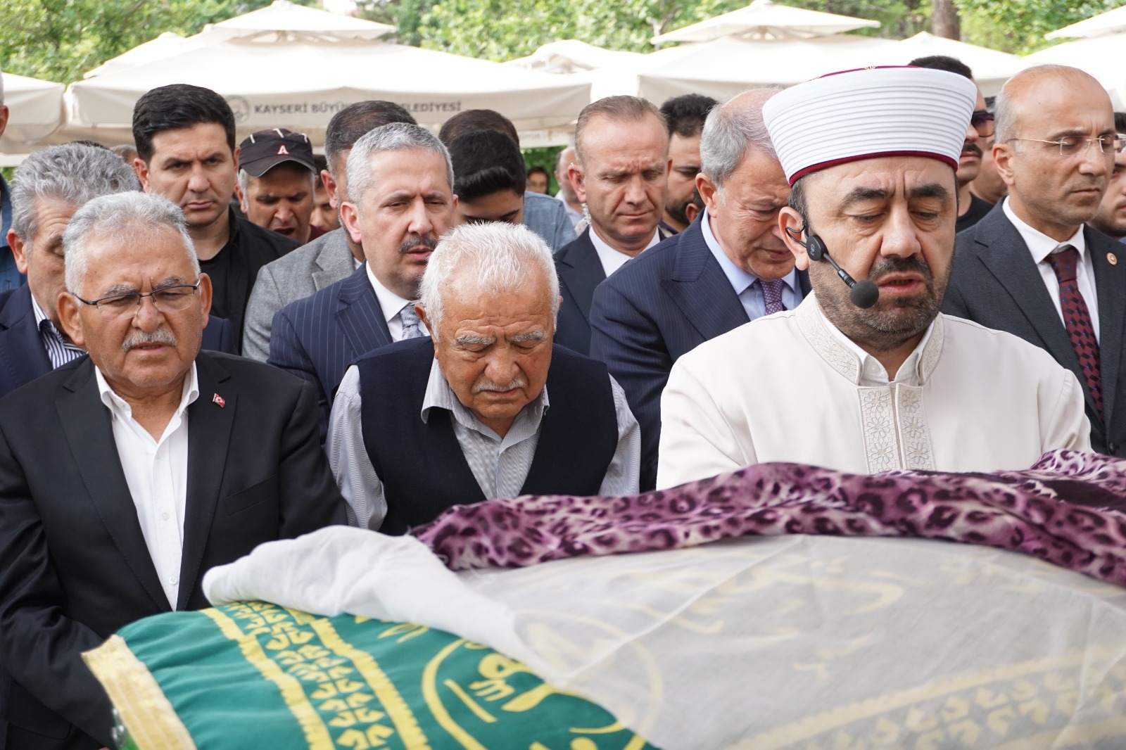 Başkan Memduh Büyükkılıç’ın yengesi defnedildi