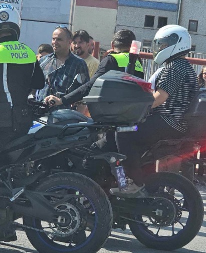 LGS sınavına geç kalan öğrencileri polisler yetiştirdi