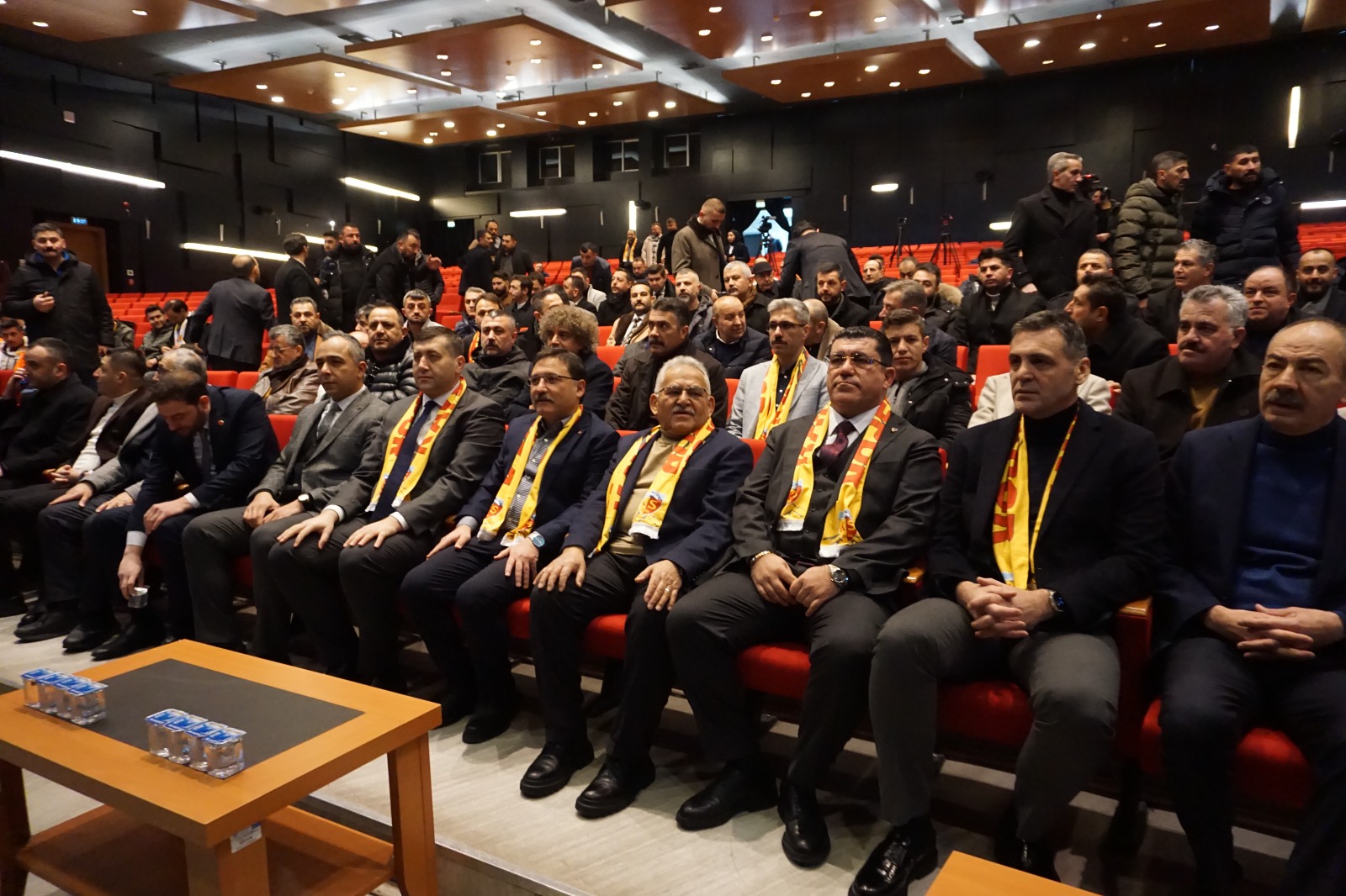 Kayserispor’da transfer yasağı sorunu çözülemedi