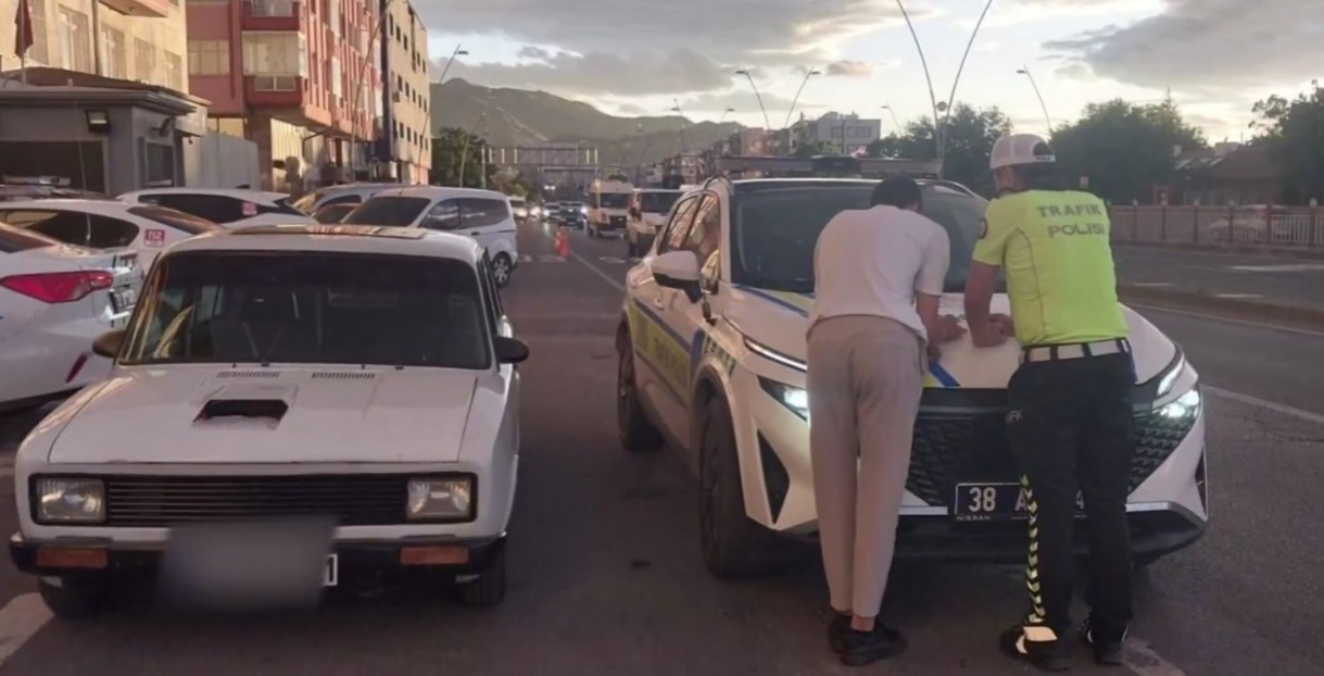 KAYSERİ’DE TRAFİK İHLALİ YAPAN 4 SÜRÜCÜYE CEZA
