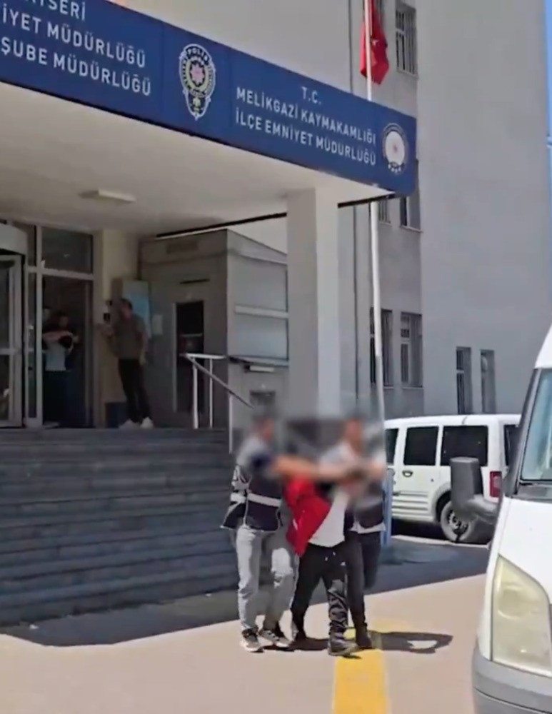 ÇEŞİTLİ SUÇLARDAN ARANAN 24 FİRARİ YAKALANDI