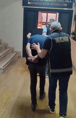 Silah ticareti yapan 2 kişi yakalandı