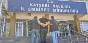 SİLAHLA YAĞMA SUÇUNDAN ARANAN KİŞİ YAKALANDI