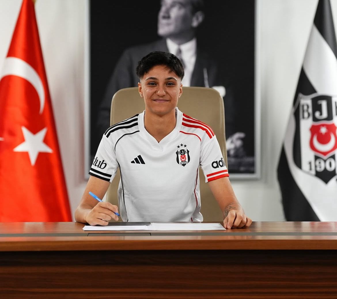 Kayserili kadın futbolcu Zeynep, Beşiktaş’a transfer oldu