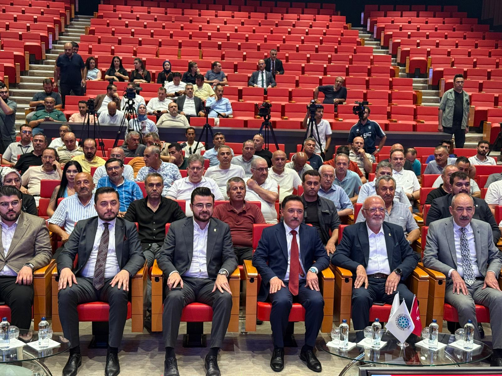 AK PARTİLİ ELİTAŞ, “ENFLASYONLA TOPYEKÛN BİR MÜCADELE YAPMAK ZORUNDAYIZ”
