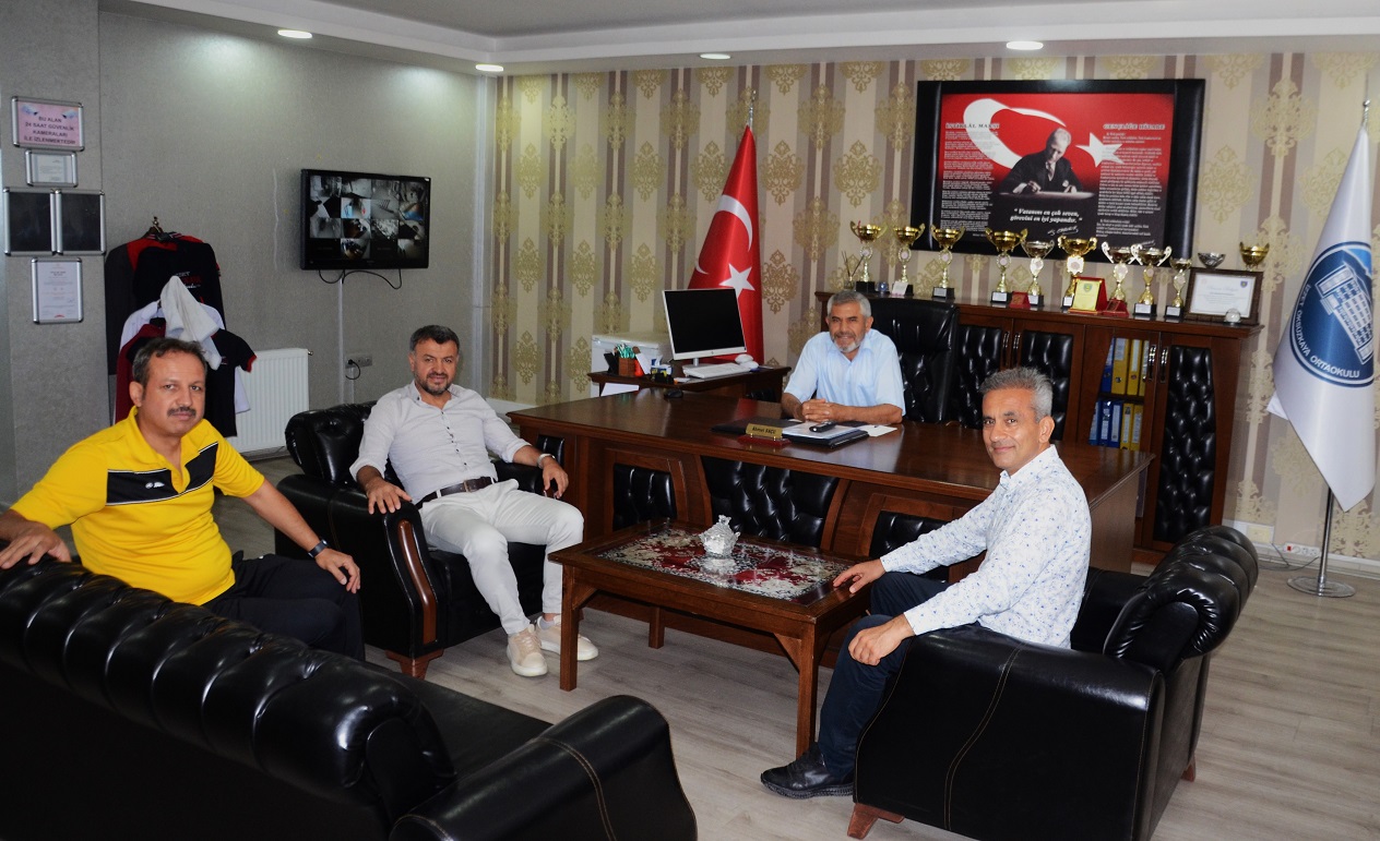 MELİKGAZİ İZZET ÖKSÜZKAYA ORTAOKULU SPOR KULÜBÜ, HENTBOL DEĞERLENDİRME TOPLANTISI YAPTI