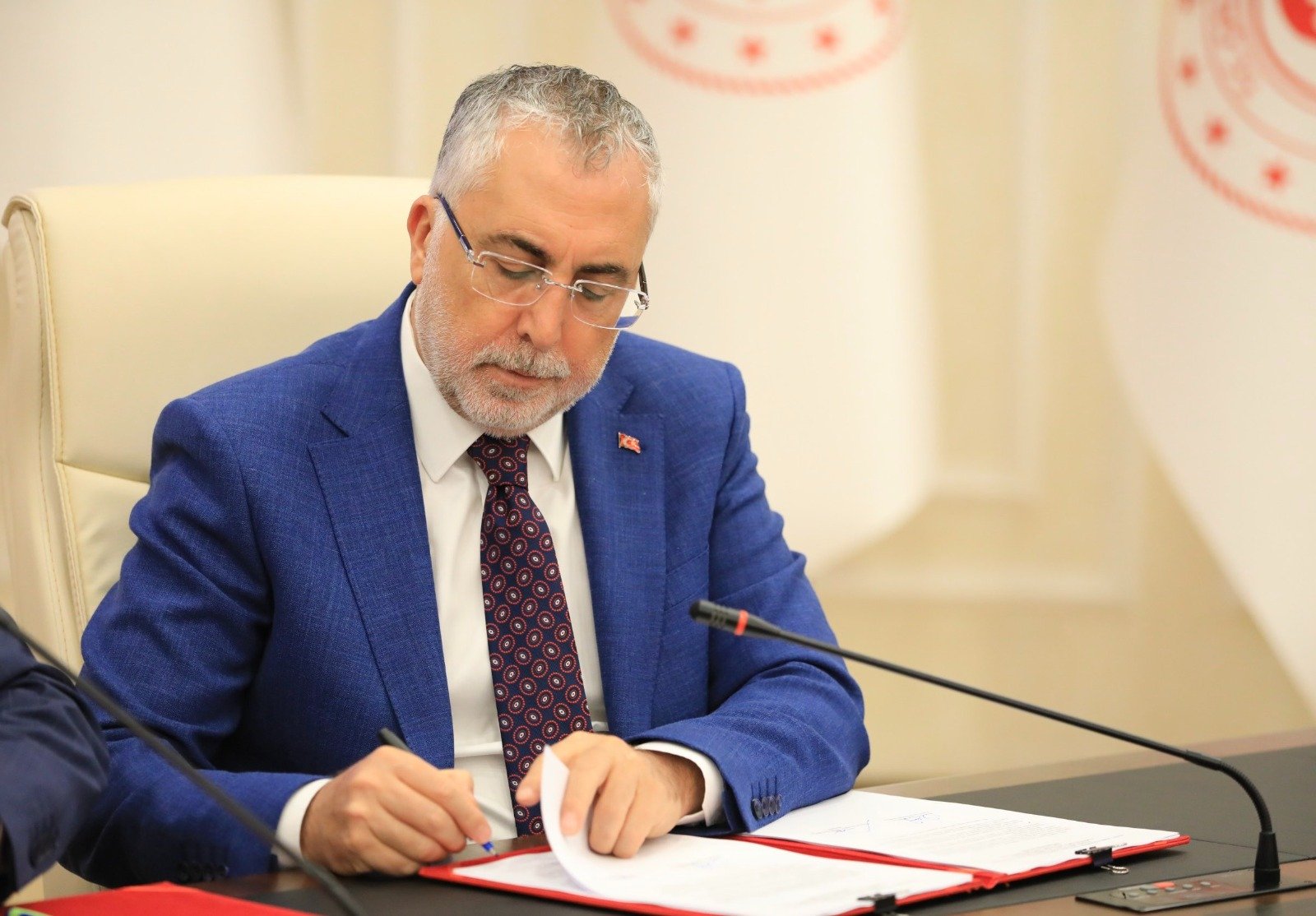 Bakan Işıkhan, “Hakem kurulumuzun verdiği karara hepimiz saygı göstereceğiz”