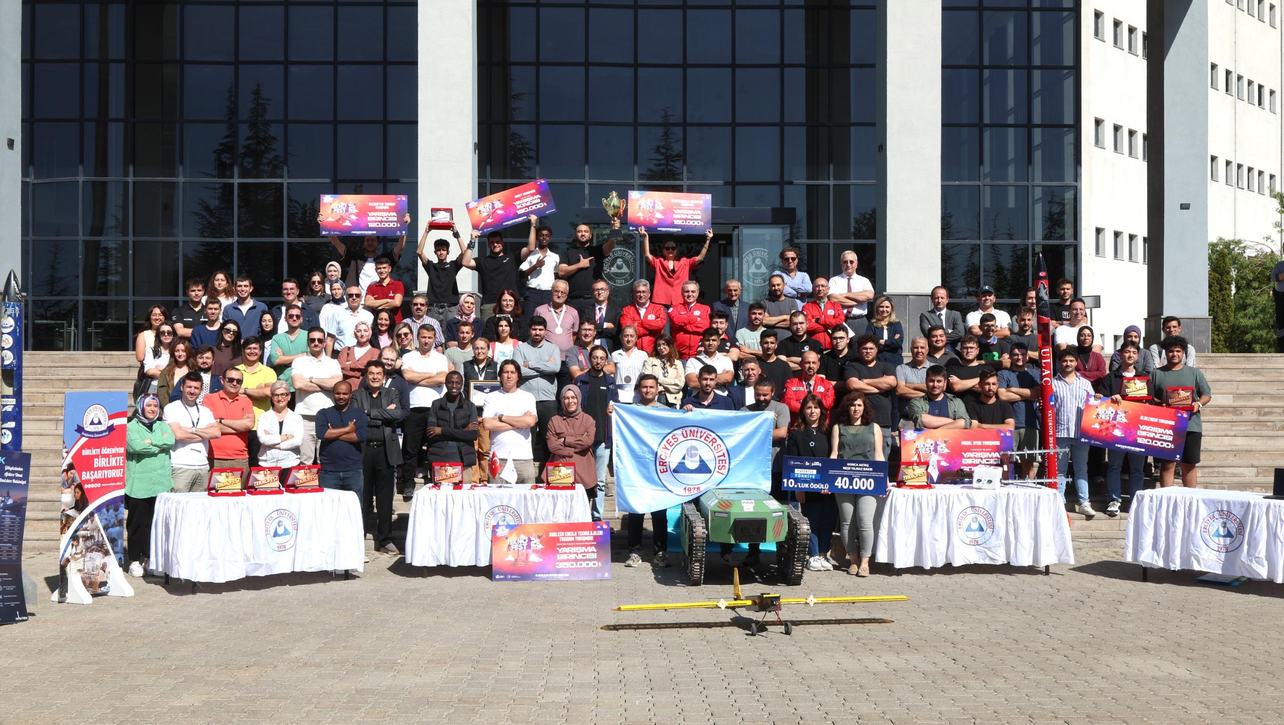 ERÜ’den TEKNOFEST 2025’e Damga: 12 Ödül, 27 Finalist Takım!