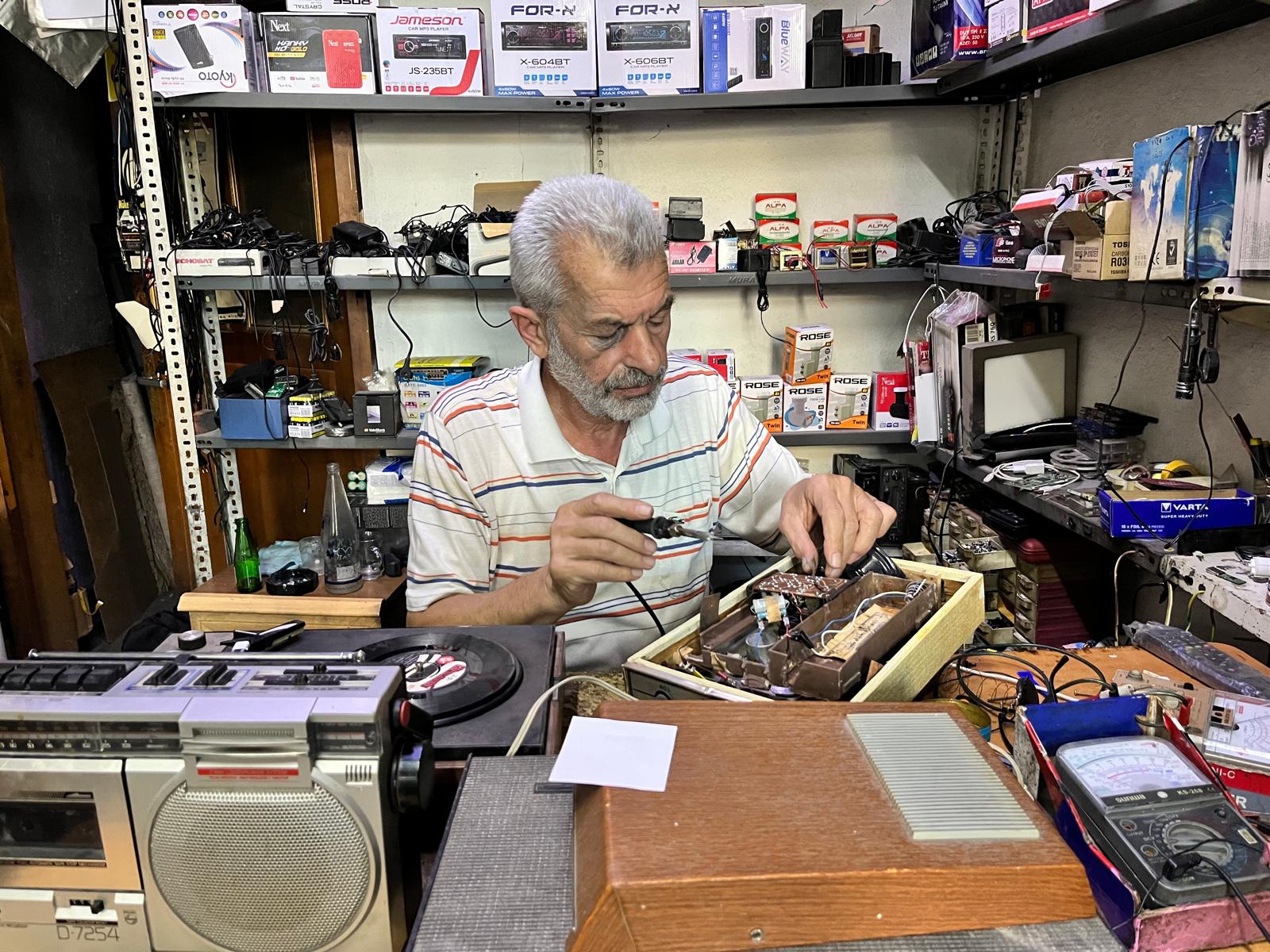 Radyo Tamircisi Ekici, “Eski teyp ve radyoları yapan birkaç kişi kaldık”