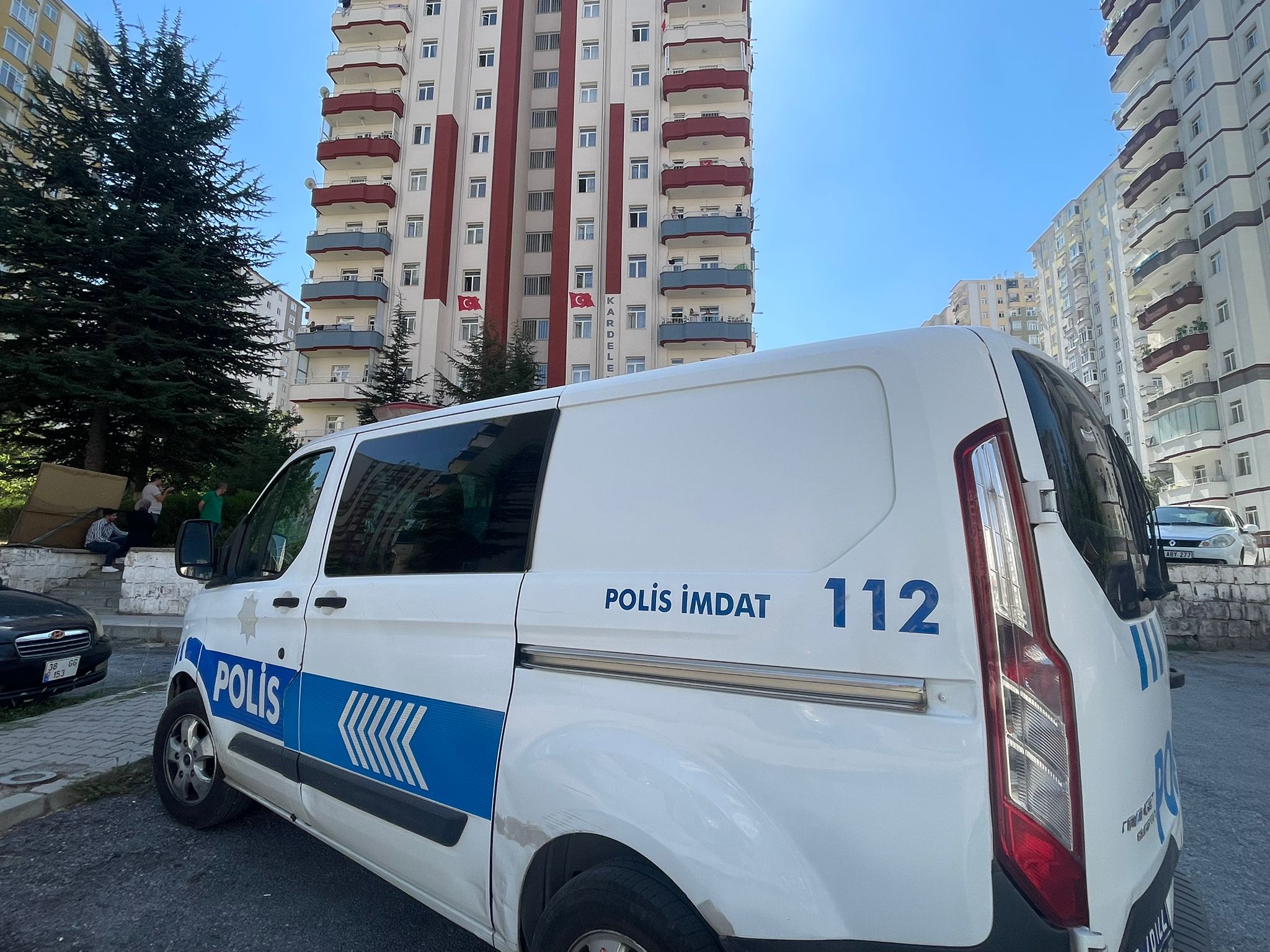 Bıçakla yaralanan apartman görevlisi kurtarılamadı
