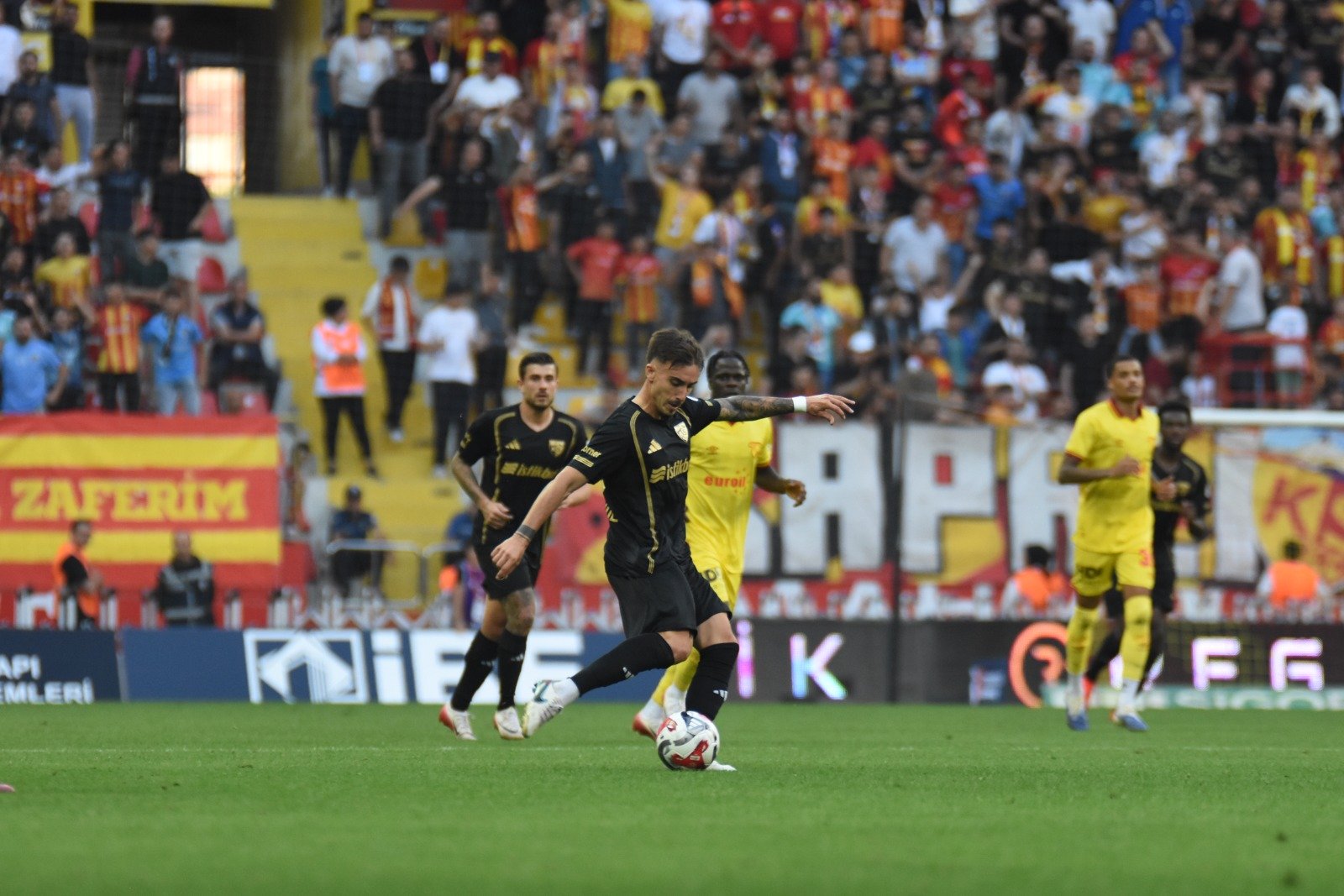 KAYSERİSPOR EVİNDE FIRSAT TEPTİ:1-1