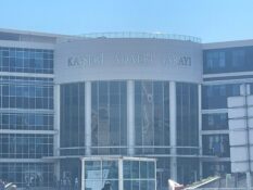 Uyuşturucu ticaretinden tutuklu 3 sanığın yargılanmasına devam edildi