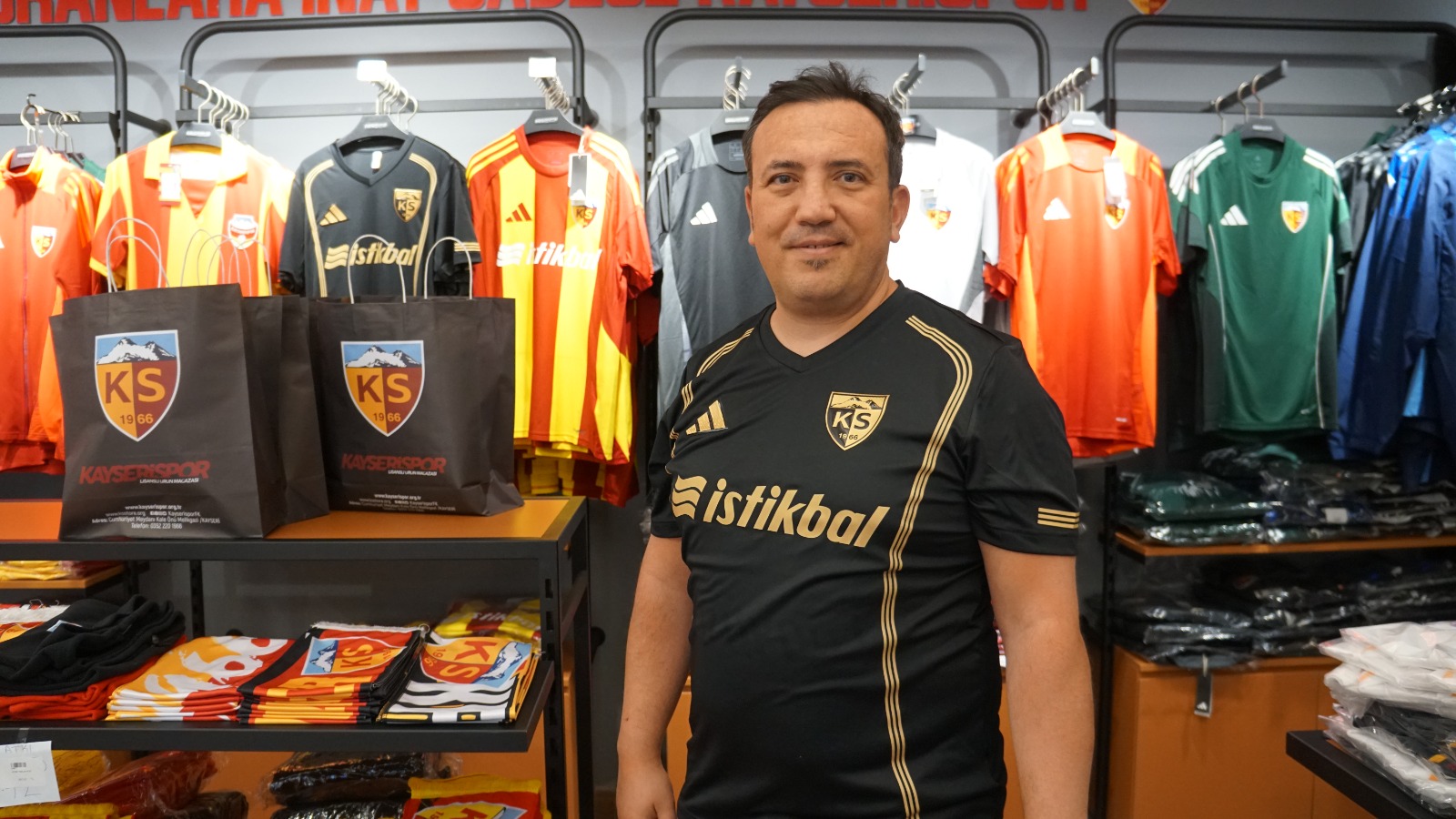 Prof. Dr. Öner’den Kayserispor’a destek, bebeklere hediye