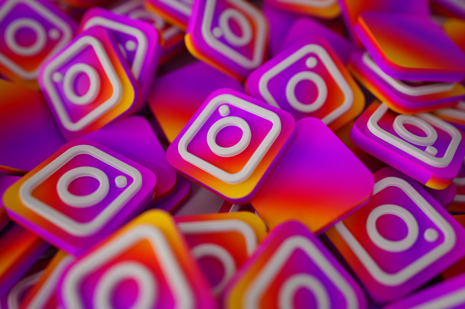 Instagram 18 yaş altı kullanıcıları yapay zekayla tanıyacak