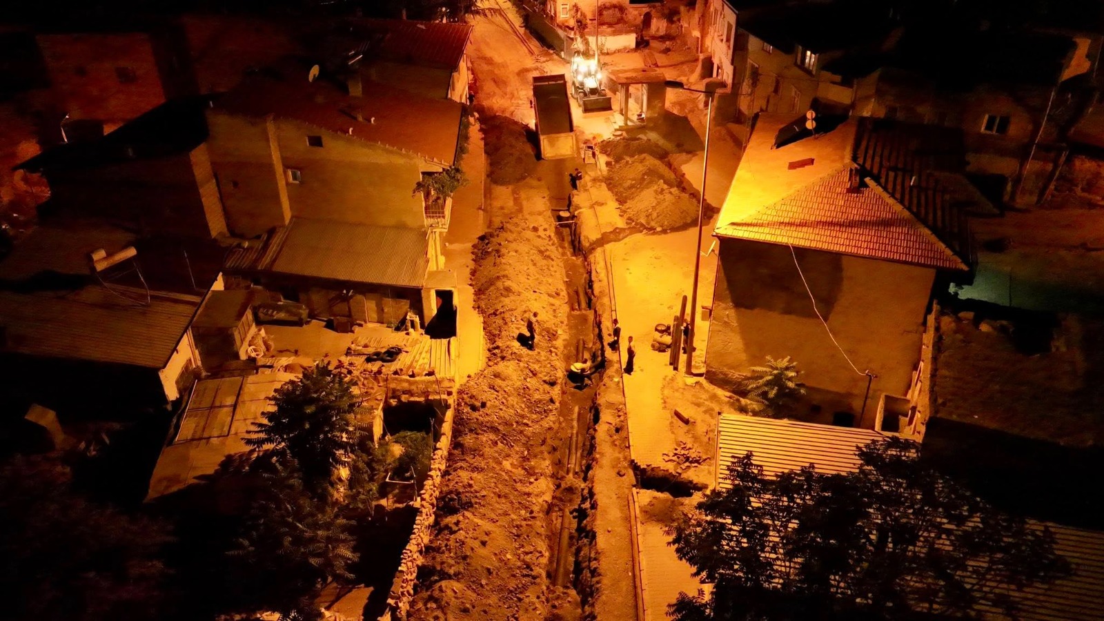 İncesu’da belediye ekipleri gece mesaisinde