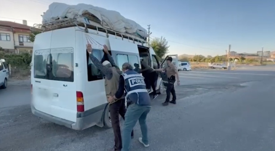 Sahte kimlikle dolaşan cinayet zanlısı Kayseri’de yakalandı