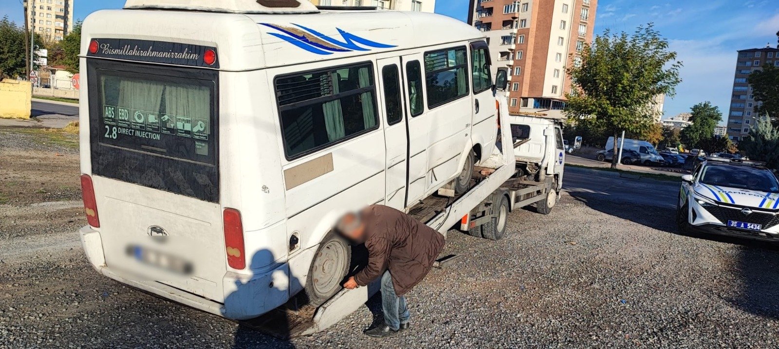 8 servis aracı trafikten men edildi