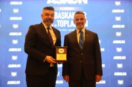 ASKON Kayseri Şubesi’ne “Yılın Zirvesi” ödülü