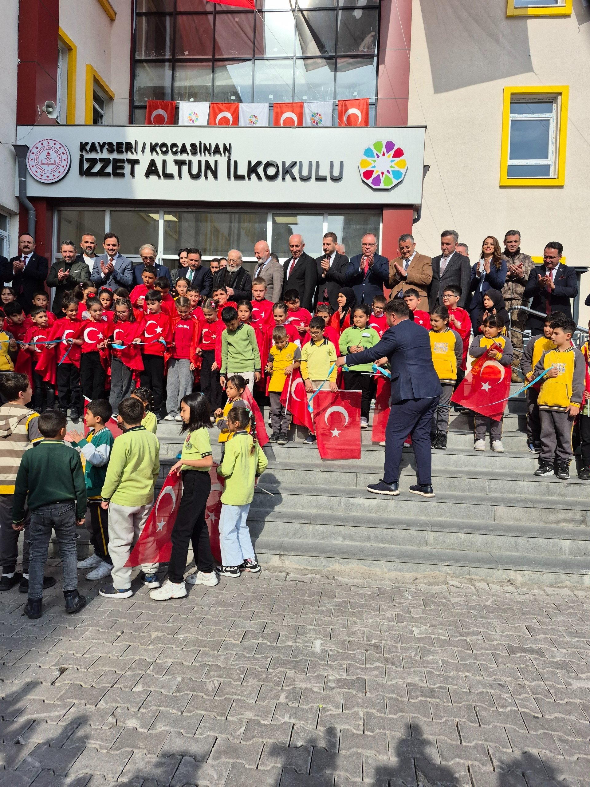 İzzet Altun İlkokulu’nun açılış töreni düzenlendi