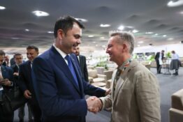 Bakan Kurum, “2030 için öngörülen 695 milyon tonluk emisyonu, 2035 yılında 643 milyon tona düşürmeyi hedefliyoruz”