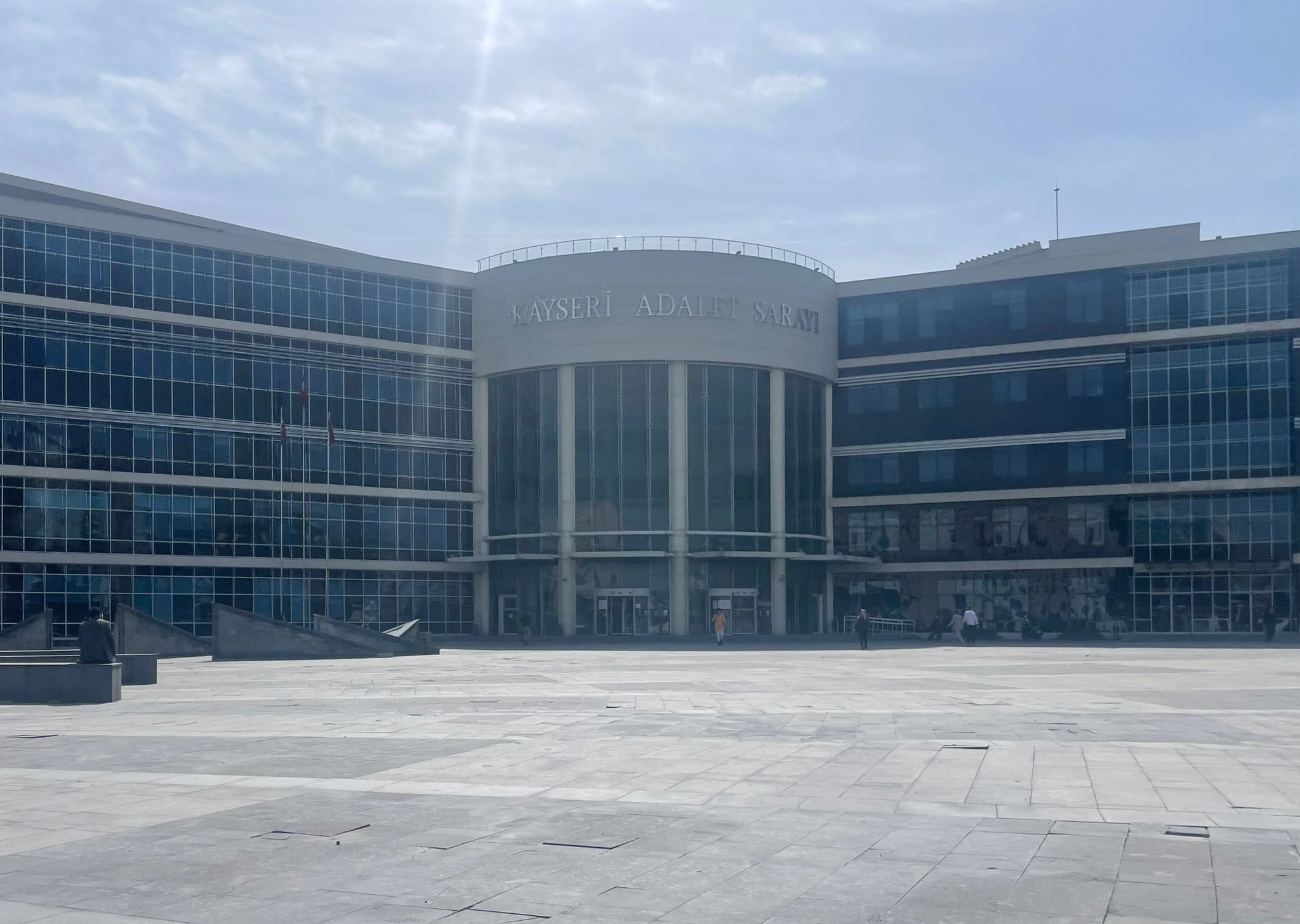 Komşular arasındaki silahlı kavganın davasında sanık: havaya ateş ettim